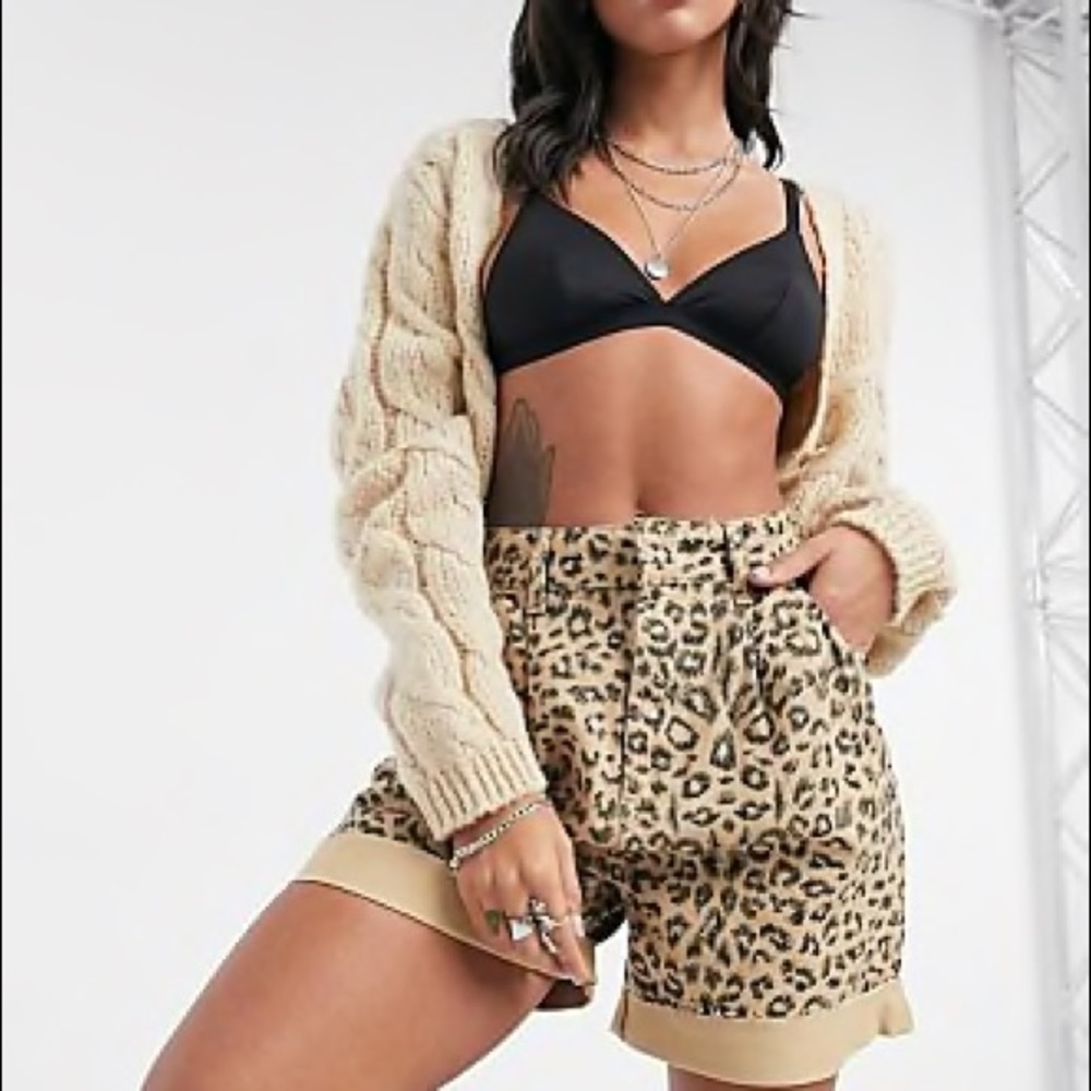 NWT-FREE PEOPLE Printed Dogtown Cut Off Shorts